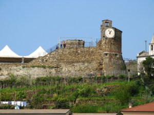 путешествия пешком посетите Замок в Риомаджоре