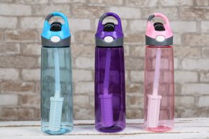 Бутылка с фильтром - что подарить путешественнику? 10 идей подарков для туристов