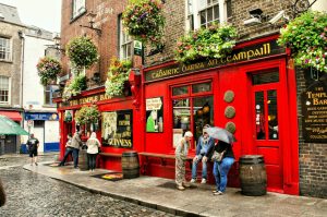 во время виски тура в Дублине стоит посетить Темпл Бар и пабы рядом