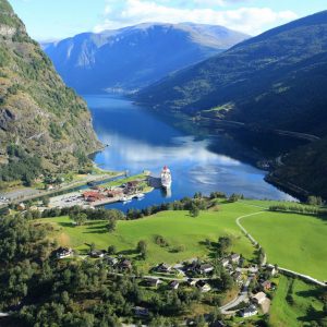 Flam - лучшие города в Норвегии с удивительной природой
